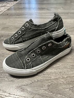 Blowfish Distressed Canvas Slip-On Sneakers in Charcoal Gray with White Soles